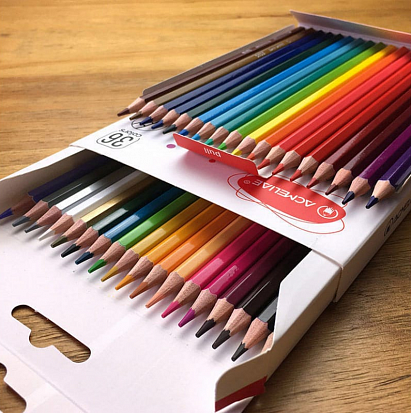 Фото Набор цветных карандашей ACMELIAE шестигранные 36цв.+ точилка, в картонном футляре (9403-36) (1/8/48